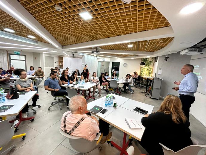 ביקור עמיתים: אפקה מארחת משלחות מחו"ל