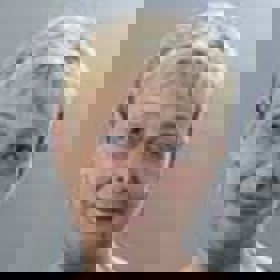 גב' אלינה קנדליס
